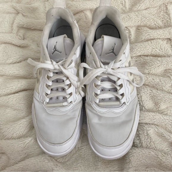 Athletic_Shoes